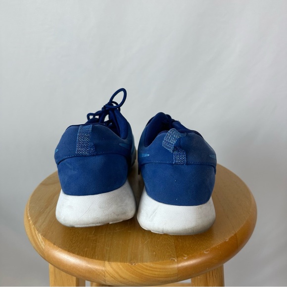 Nike Shoes - Picture 3 of 6